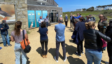 Discours devant la station LPO de l'Ile Grande