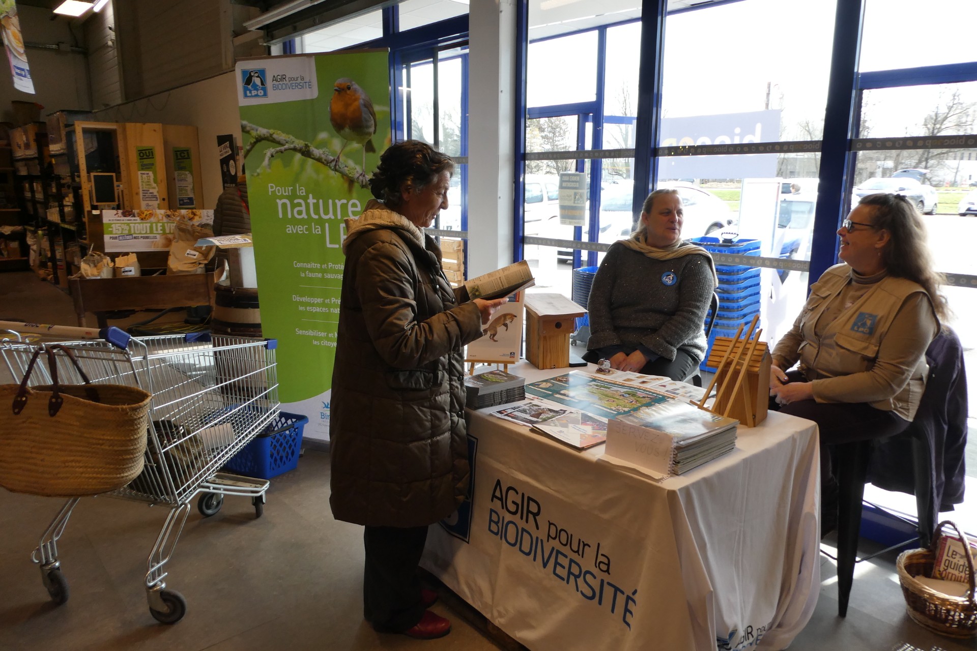 Stand LPO au magasin Biocoop de Châtenoy-le-Royal