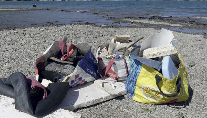 Lac de Serre-Ponçon : un observatoire spectaculaire de la pollution plastique