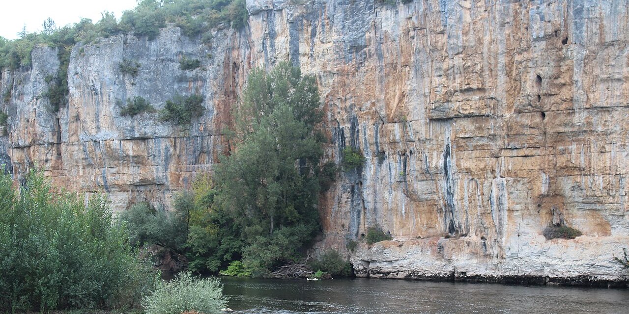 Falaise vallée du Lot