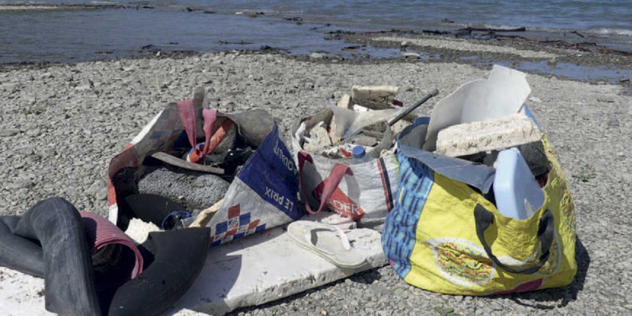 Opération de ramassage de déchets en plastique à Serre-Ponçon