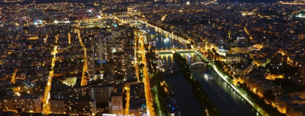 Vue nocturne de Paris