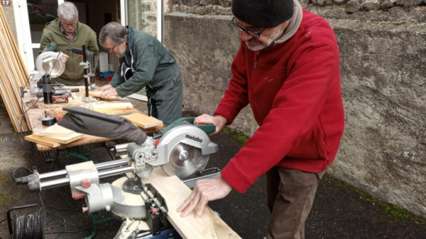 Atelier de construction de nichoirs en Auvergne