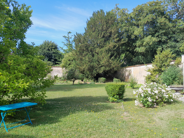Jardin de la Banque de France &agrave; Bar-le-Duc &copy; Am&eacute;lie Picchiottino