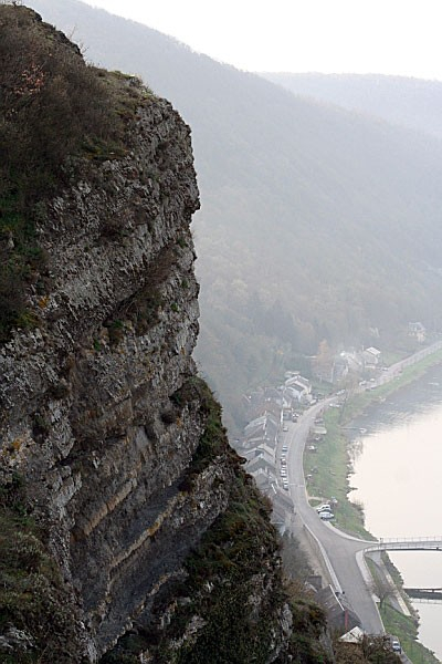 Falaise dans les Ardennes ©