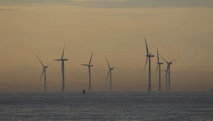 éoliennes en pleine mer